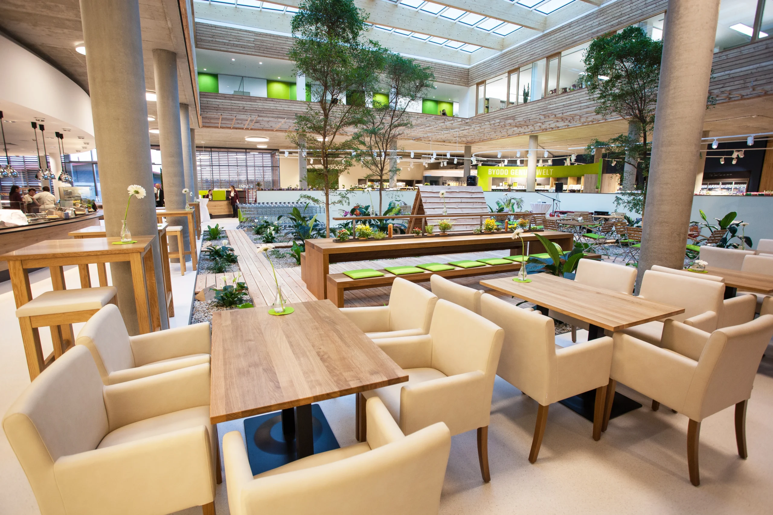 Blick in die Grüne Mitte und den Bioladen